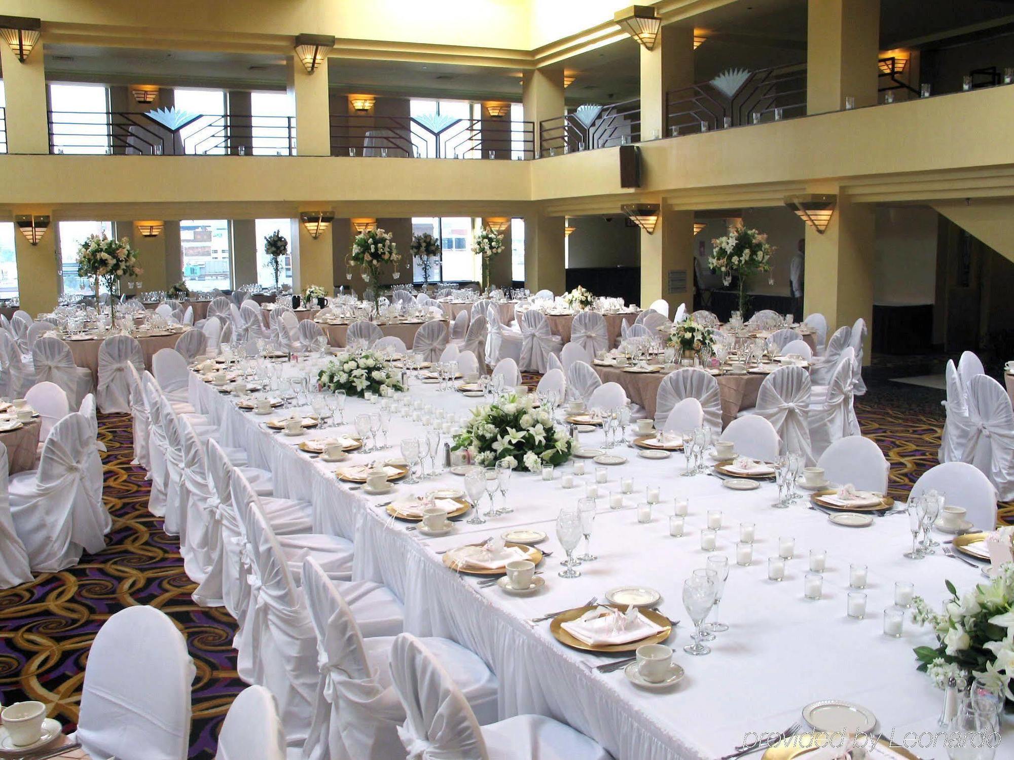 Atheneum Suite Hotel Детройт Екстер'єр фото